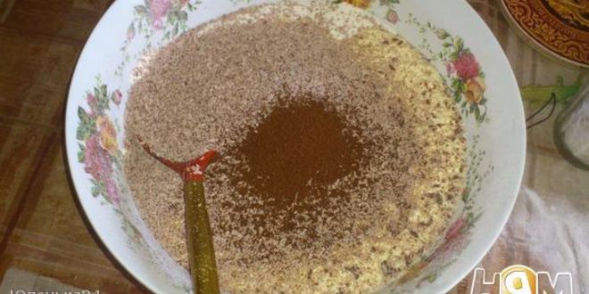 Рецепт шоколадного кекса с красной смородиной и цикорием