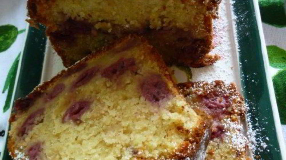 Как приготовить вишневый кекс с марципаном