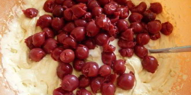 Рецепт вишневого кекса с марципаном