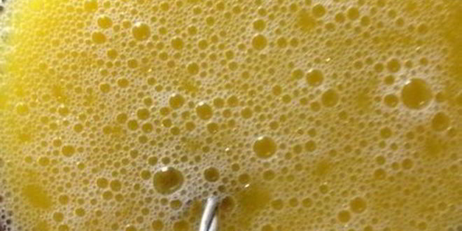 Рецепт закусочных кексов на сыворотке с сыром и охотничьими колбасками