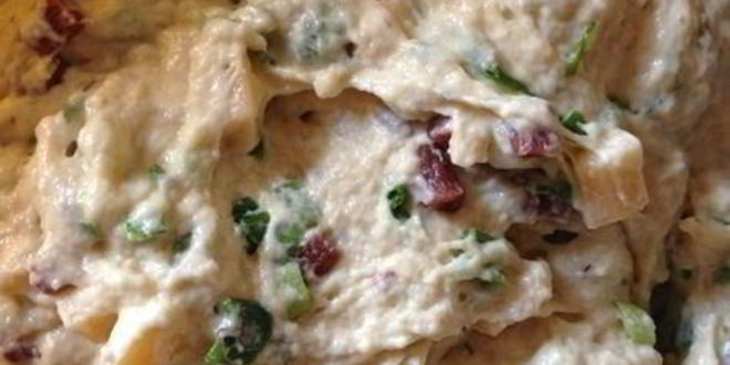 Рецепт закусочных кексов на сыворотке с сыром и охотничьими колбасками