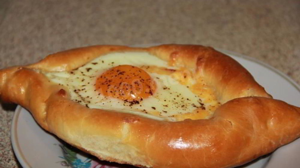 Как приготовить хачапури лодочка с сулугуни и яйцом по аджарски