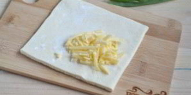 Рецепт хачапури с сыром из слоеного теста