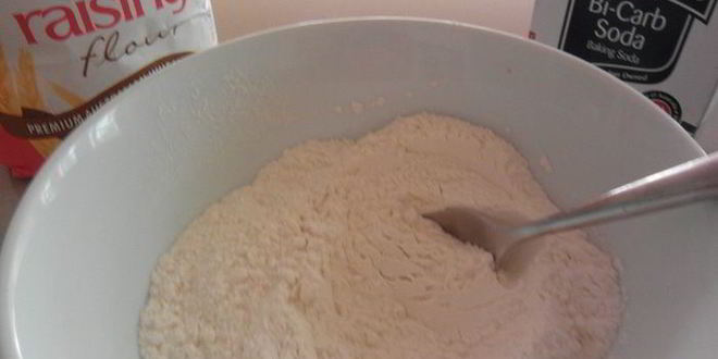 Рецепт бананового пирога-хлеба с финиками и орехами пекан