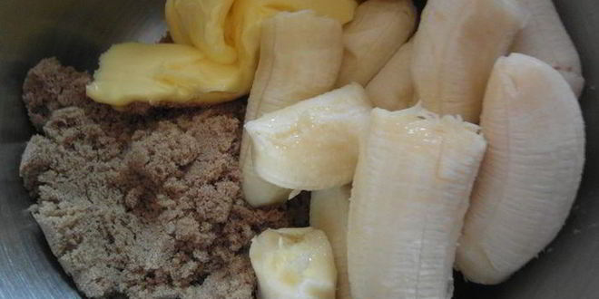 Рецепт бананового пирога-хлеба с финиками и орехами пекан