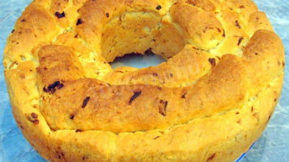 Как приготовить луковый воздушный хлеб