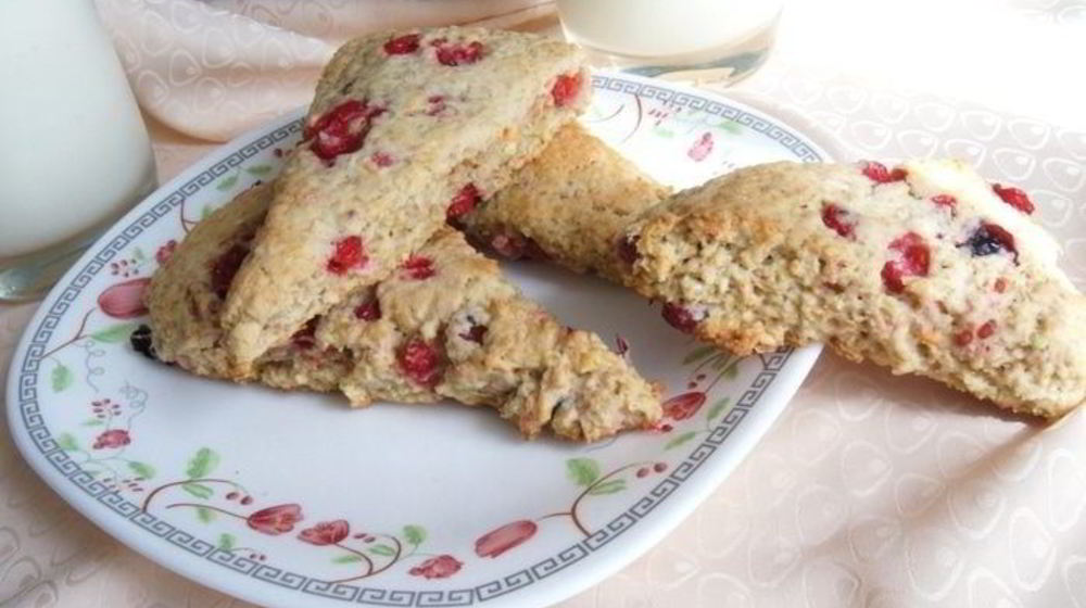 Как приготовить овсяно-кокосовые сконы со смородиной