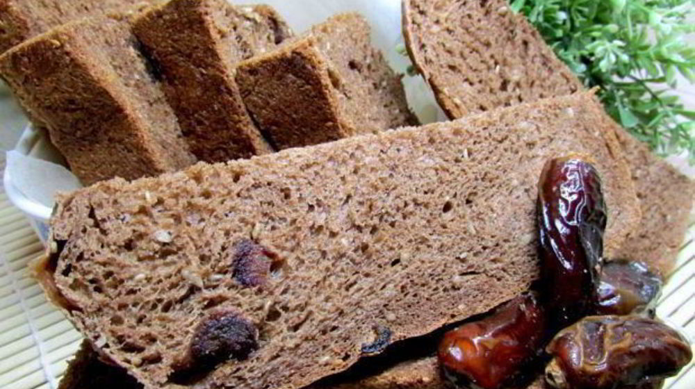 Как приготовить шоколадный хлеб с кунжутом и финиками