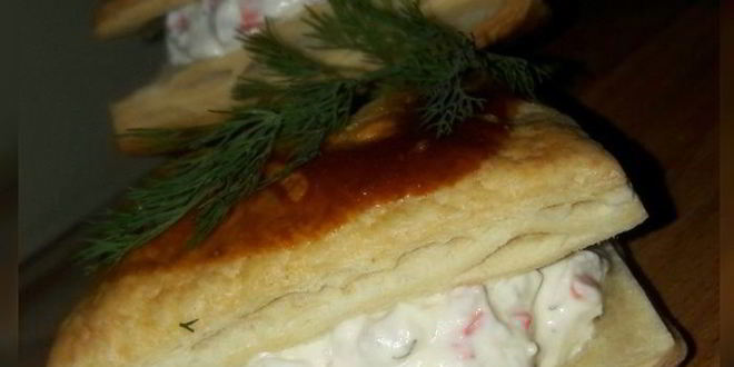 Рецепт хрустящих слоек с крабово-творожным кремом