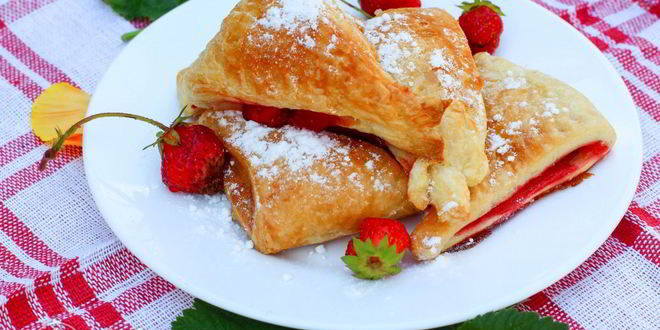 Рецепт клубничных слоек