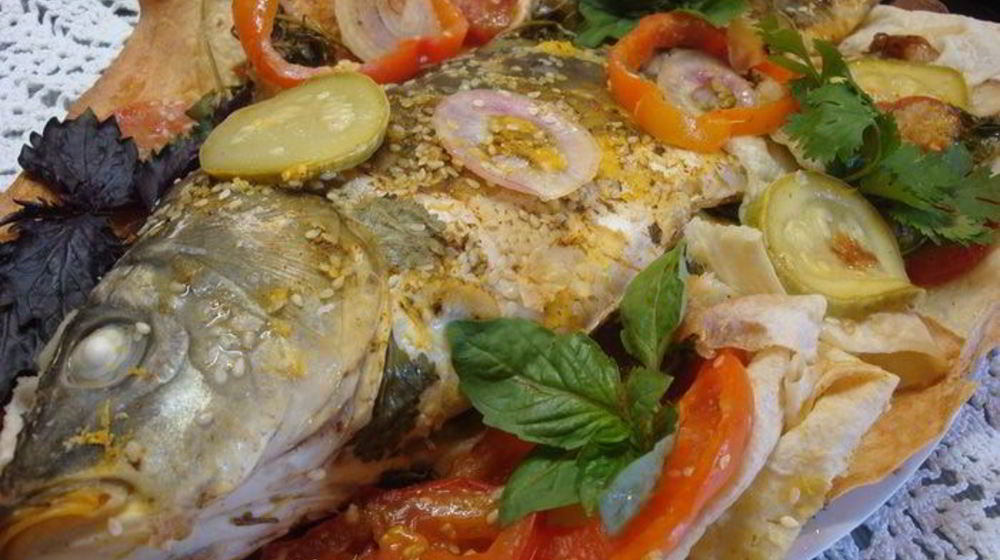 Как приготовить фирменного карпа в лаваше