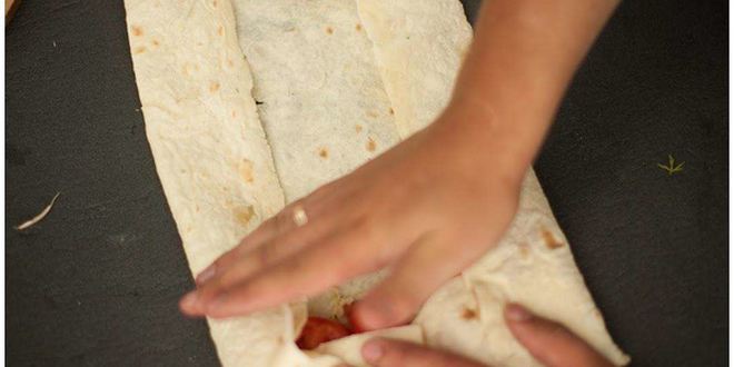 Рецепт лаваша с сыром и помидорами на гриле