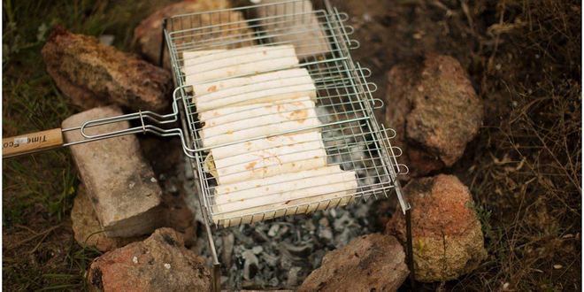 Рецепт лаваша с сыром и помидорами на гриле