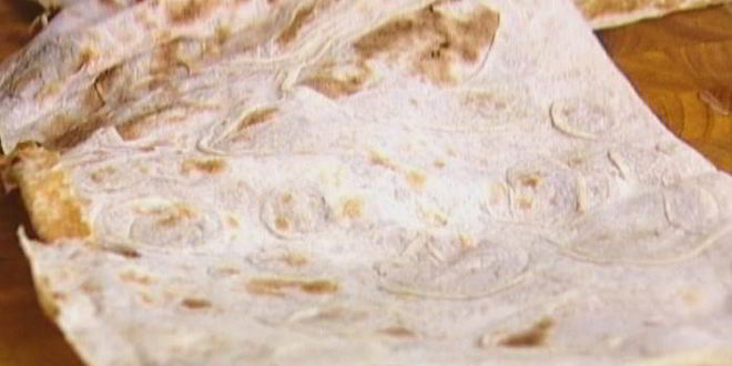 Рецепт лаваша с жареными яйцами, сладким перцем и луком