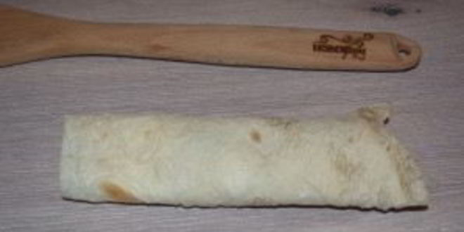 Рецепт рулетиков из лаваша с сыром