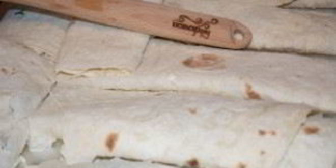 Рецепт рулетиков из лаваша с сыром