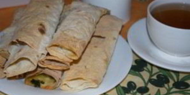 Рецепт рулетиков из лаваша с сыром