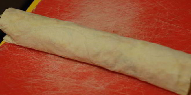 Рецепт рулетов из лаваша с крабовым мясом и красной рыбой