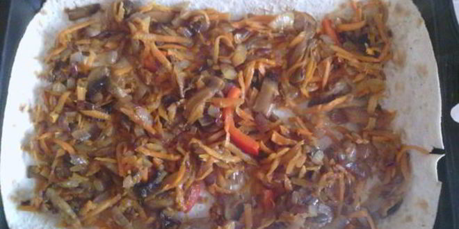 Рецепт рыбного филе на овощной подушке в лаваше