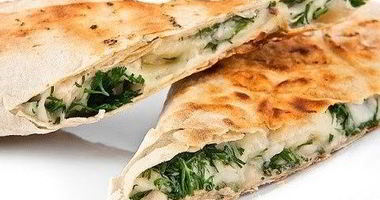 Рецепт Сулугуней в лаваше на сковороде