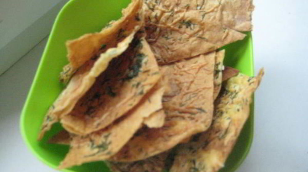 Как приготовить сырные чипсы из лаваша с зеленью