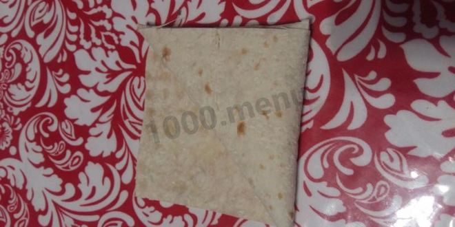 Рецепт творожно-яблочных конвертики из лаваша