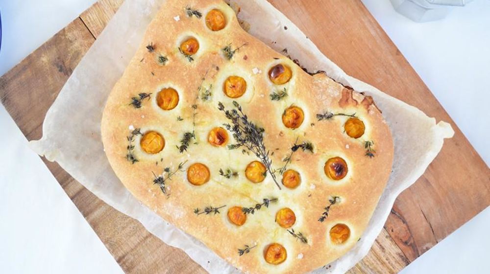 Как приготовить фокаччу с физалисом и тимьяном