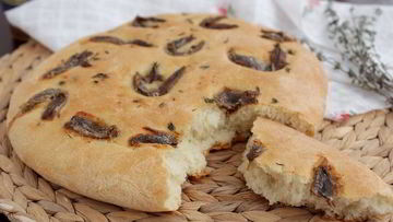 Рецепт Фокаччи с тимьяном и анчоусами