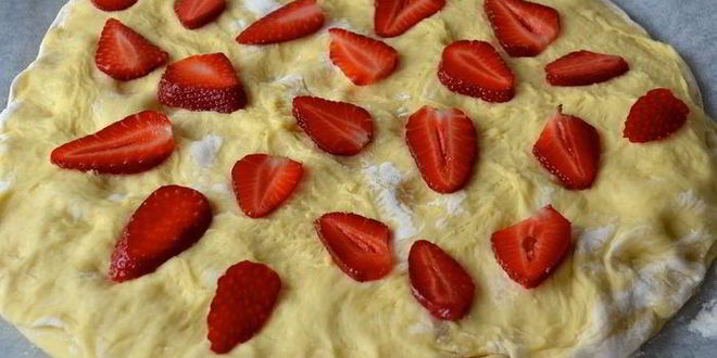 Рецепт клубничной фокаччи