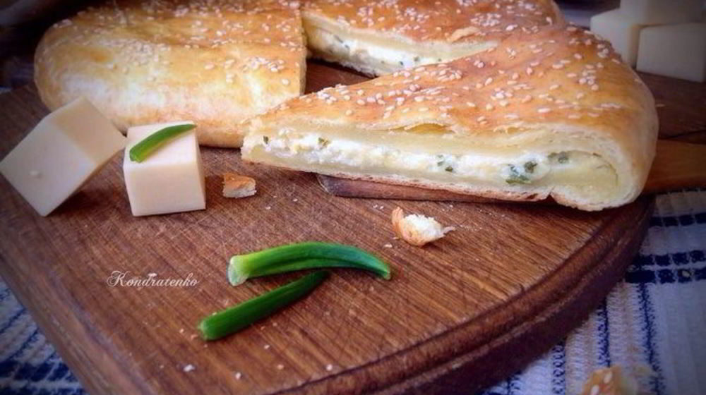 Как приготовить лепешку из творожного теста с сыром и зеленью