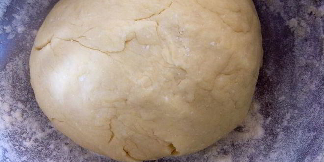 Рецепт лепешки из творожного теста с сыром и зеленью