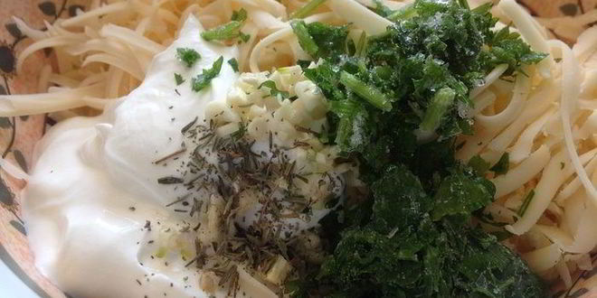 Рецепт лепешки из творожного теста с сыром и зеленью