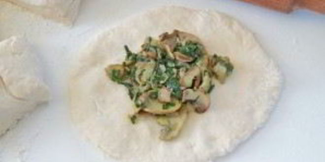 Рецепт лепешек со шпинатом и грибами