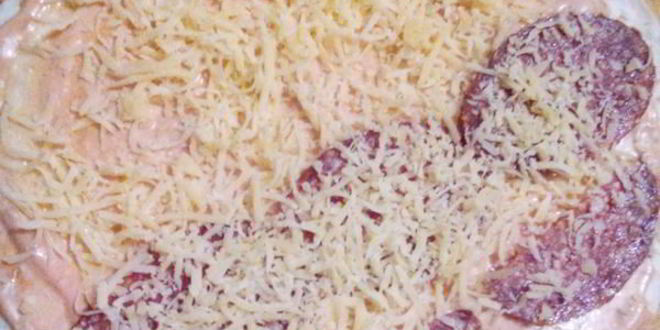 Рецепт тортилий запеченных с сыром и колбасой