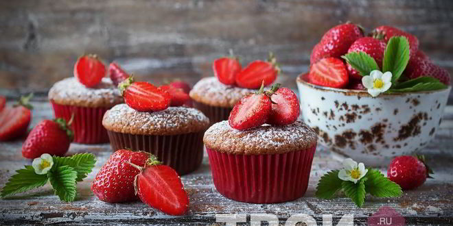 Рецепт клубничных маффинов