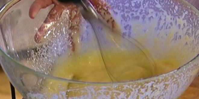 Рецепт маффинов с гречневыми хлопьями и вишней