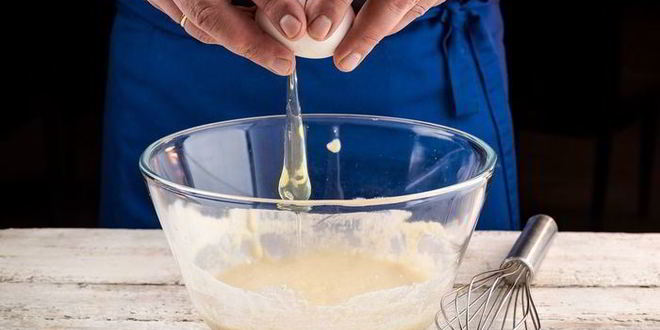 Рецепт нежного манника с яблоками