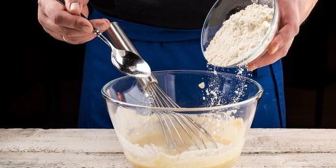 Рецепт нежного манника с яблоками