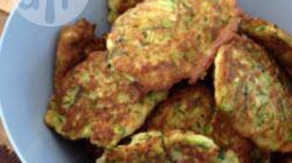 Как приготовить быстрые оладьи из кабачков