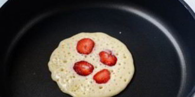 Рецепт клубничных оладий