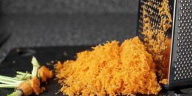 Рецепт морковных оладий с сырным соусом