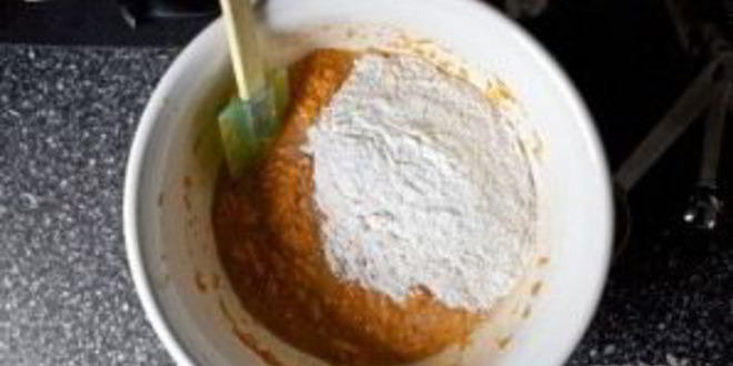 Рецепт морковных оладий с сырным соусом