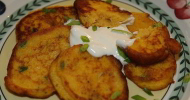 Рецепт Оладий из тыквы и картофеля с зеленым луком и мускатным орехом
