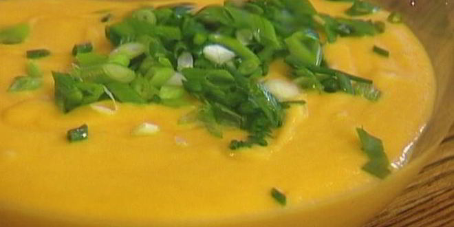 Рецепт оладий из тыквы и картофеля с зеленым луком и мускатным орехом