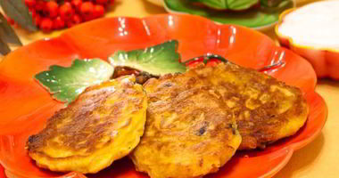 Рецепт Оладий с тыквой и вяленой ягодой