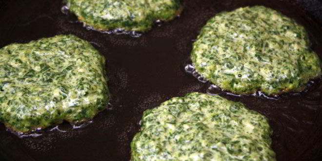 Рецепт зеленых оладий из шпината и брокколи