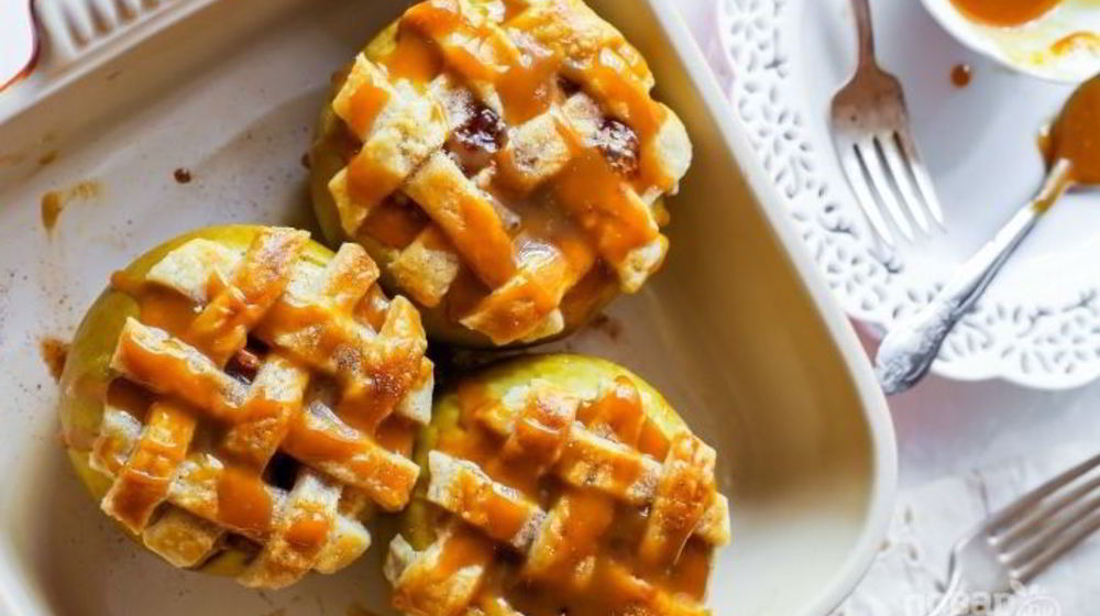 Как приготовить печеные яблоки в тесте