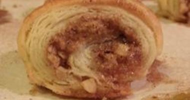 Рецепт Печенья из слоеного теста с орехами и изюмом