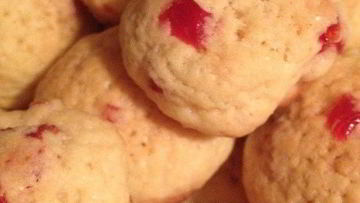 Рецепт Песочного кукурузного печенья с сушеной вишней