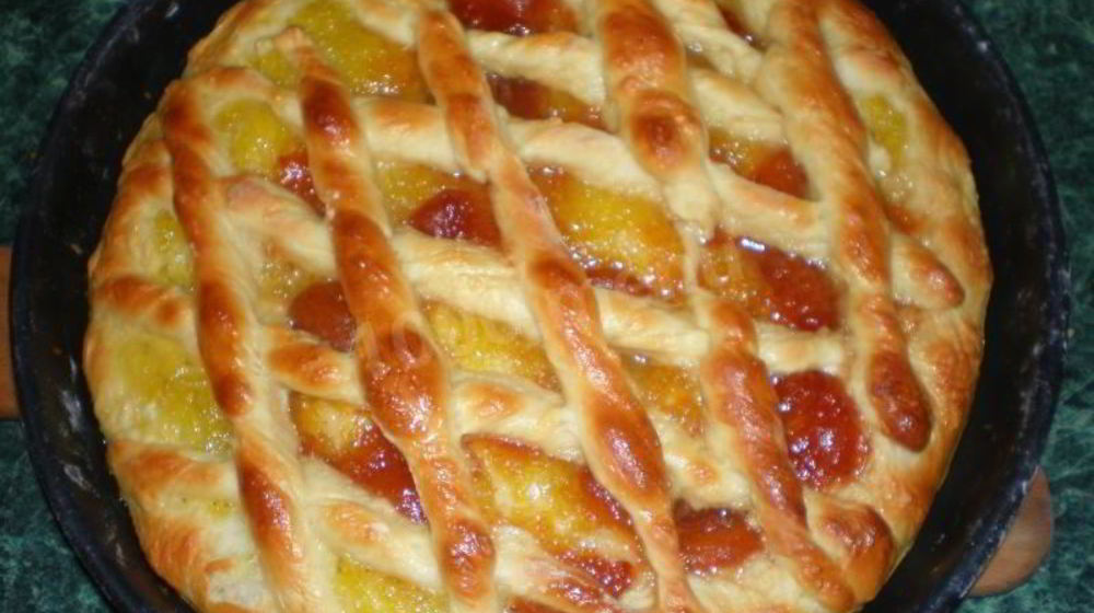 Как приготовить дрожжевой пирог с вареньем